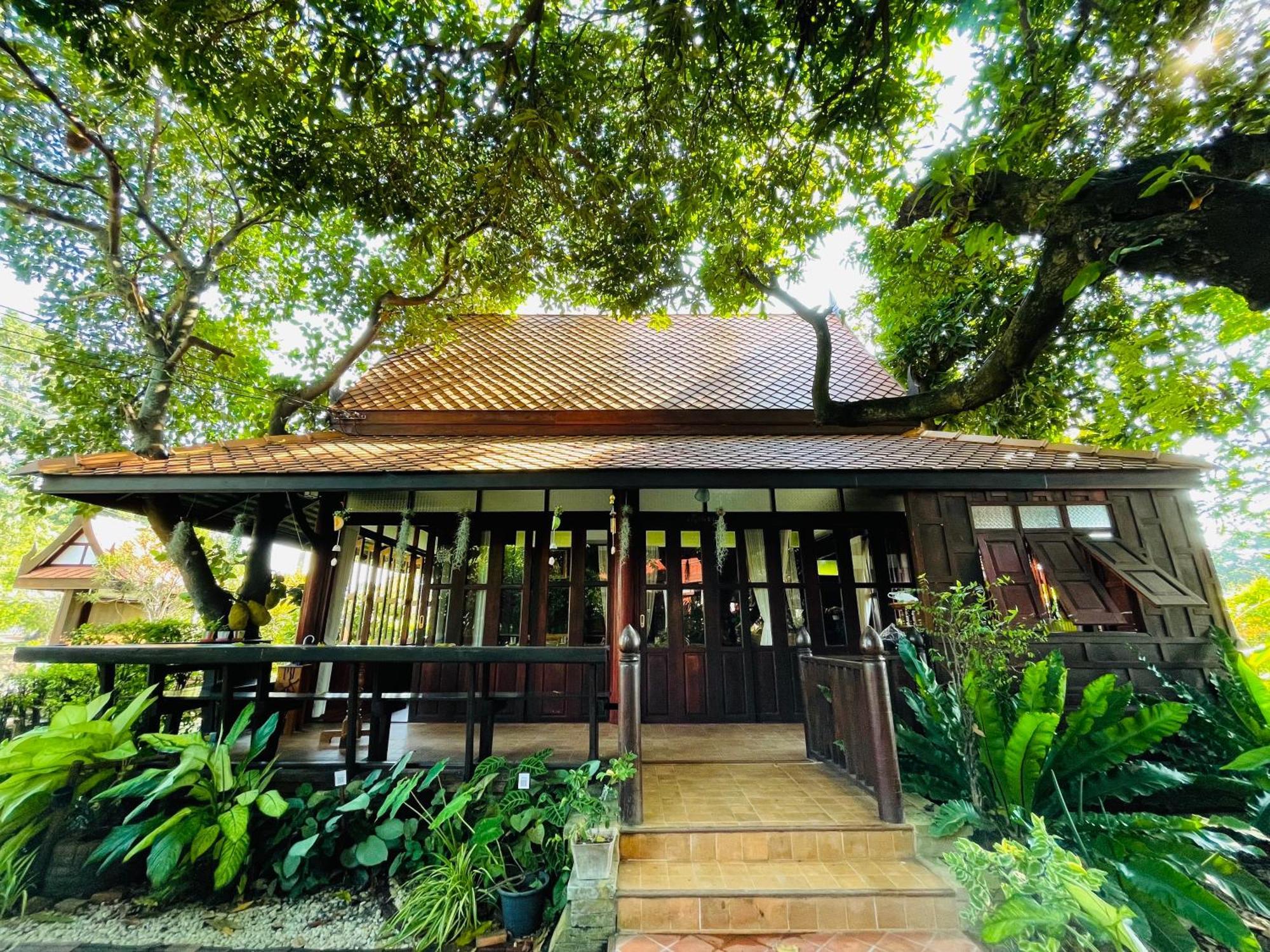 Baan Lhang Wangh บ้านหลังวัง Phitsanulok Dış mekan fotoğraf